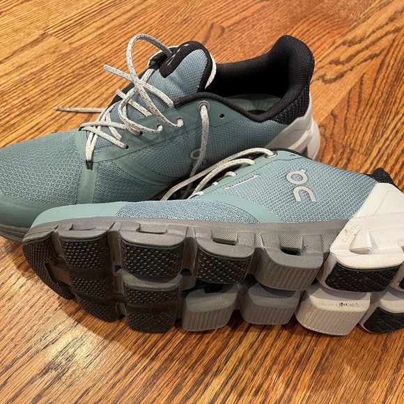 On Cloudflyer Waterproof Shoes - Picture 9 of 9